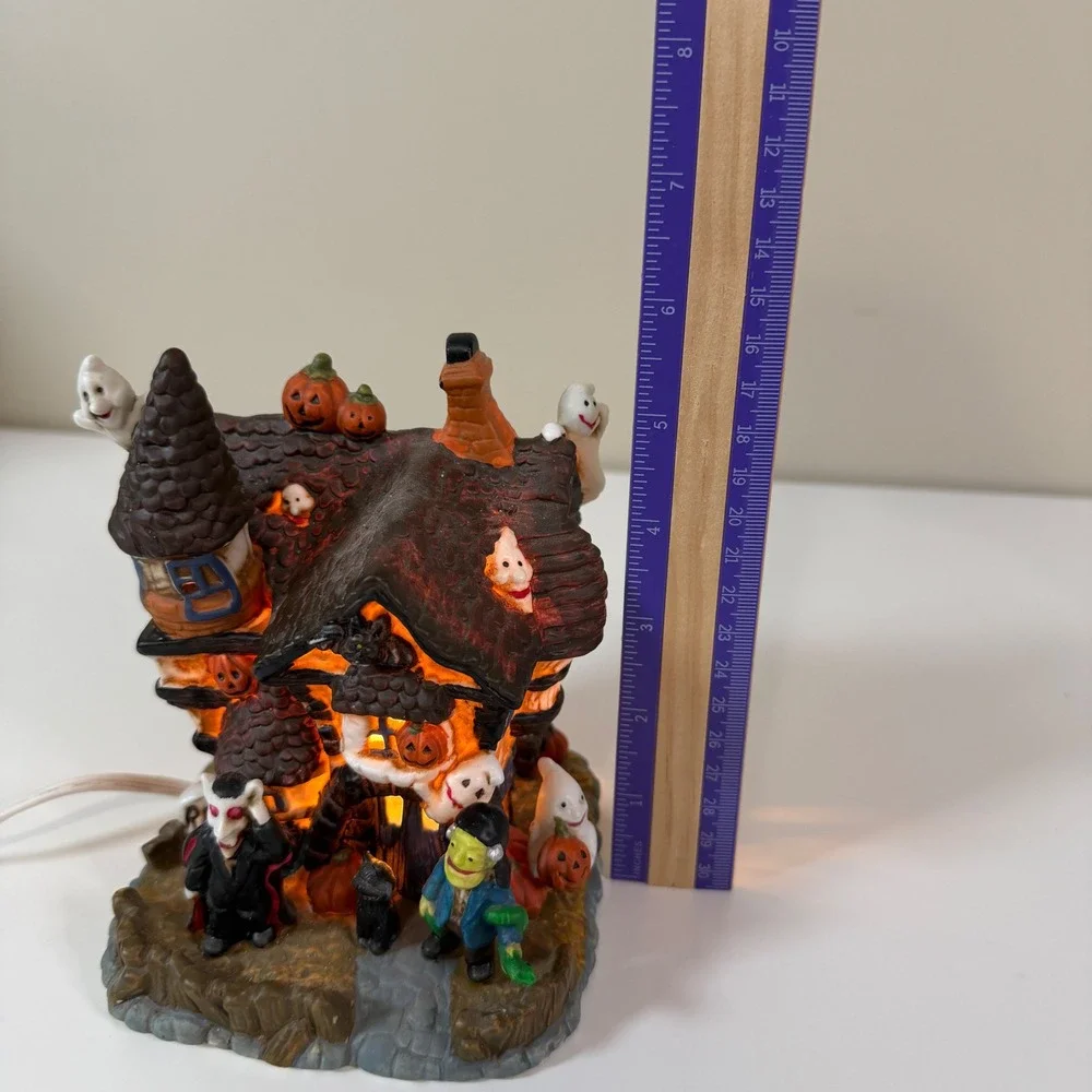 Spooky Hollow Lighted Vampire House Porcelain Village Halloween Decoration Haunt